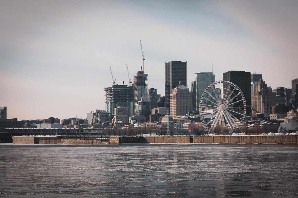 Montréal et ses Quartiers : Une Ville Cosmopolite aux Multiples Visages Montréal et ses Quartiers : Une Ville Cosmopolite aux Multiples Visages